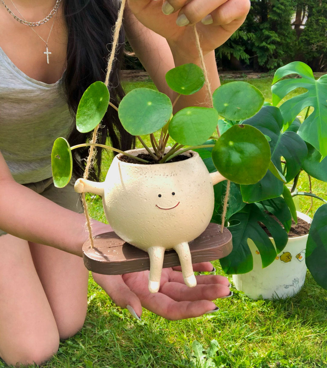 JoyPots™ Swinging Smiley Pot